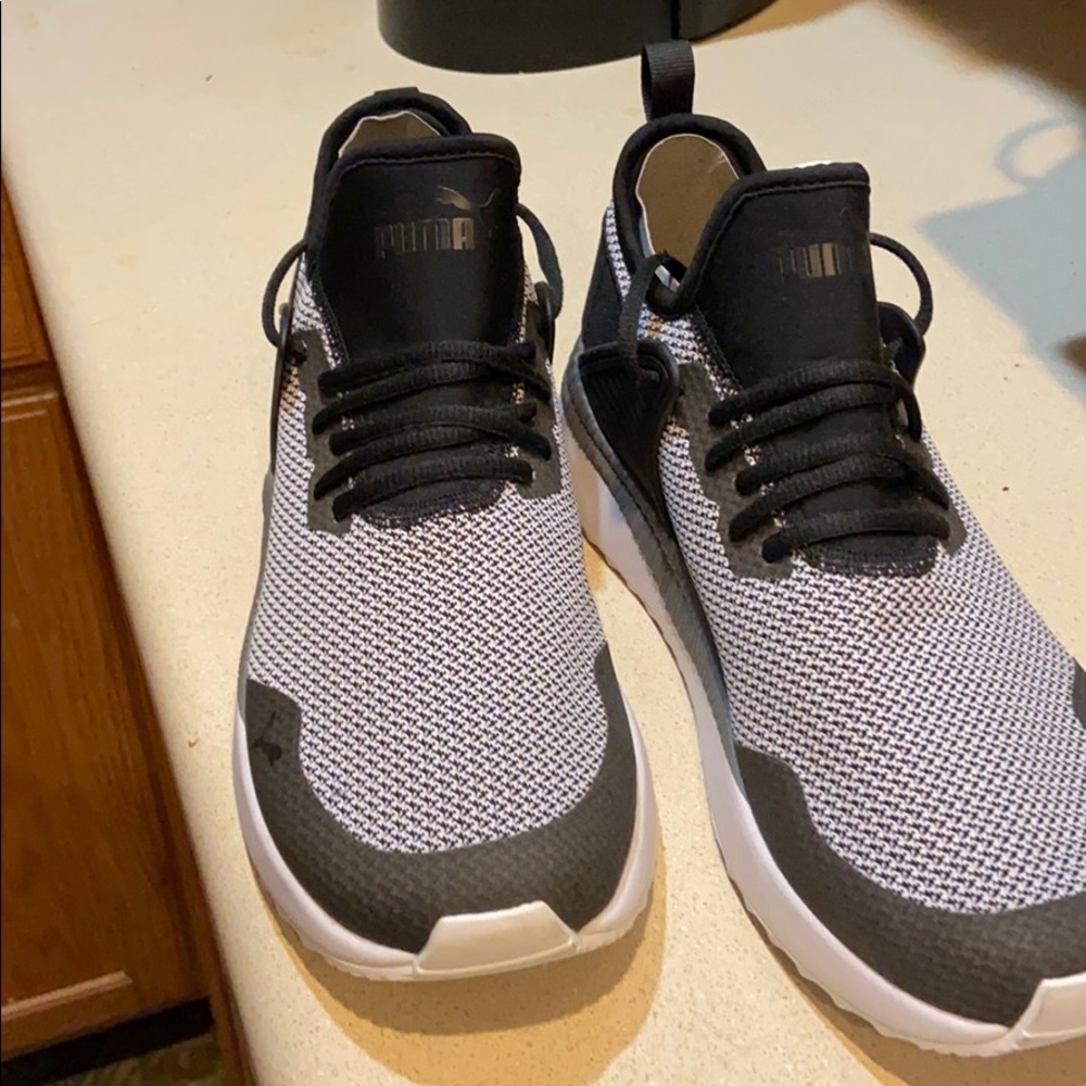 Men’s puma sneaker size 11